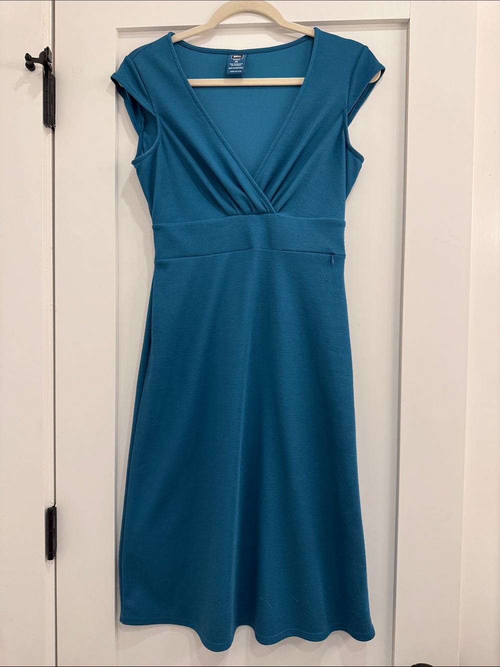 REI sleeveless blue-green dress, size XS